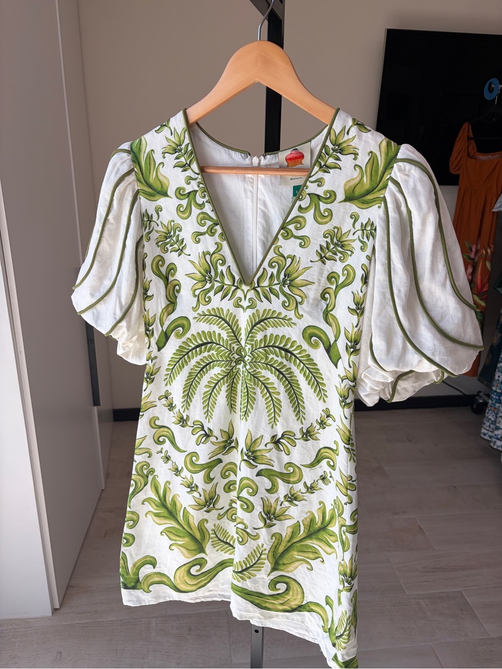 Farm Rio: Off-White Milani V Neck Mini Dress - Picture 10 of 12